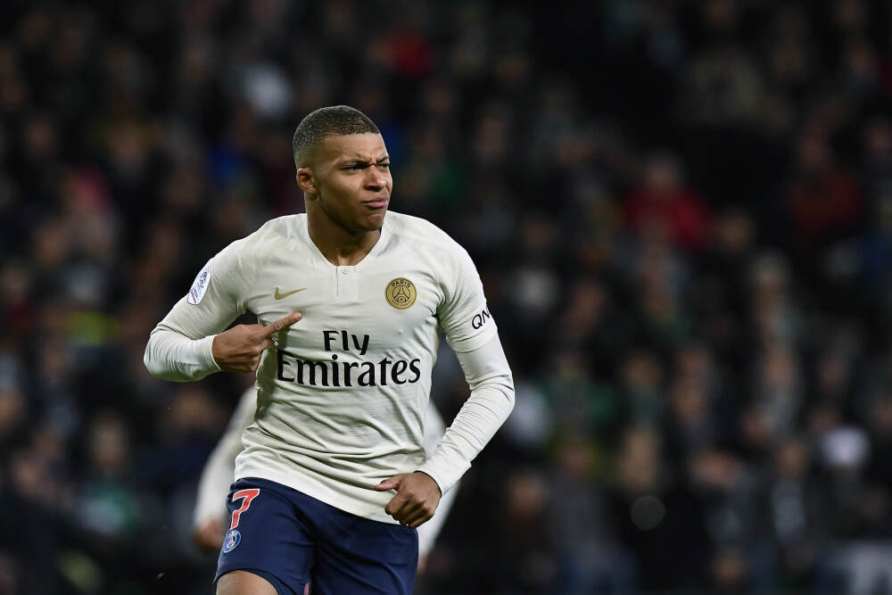 有来有往！庞达双手封盖米哈伊柳克扣篮 随后篮下也被乔治帽掉